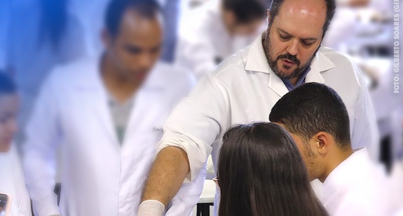 Reflexão sobre os desafios docentes da atualidade marca o Dia do Professor